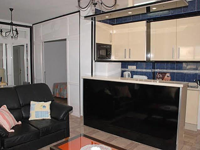 Apartamentos Mediterraneo Нерха Экстерьер фото